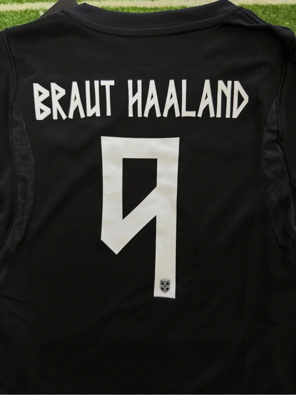 Kid’s Norway 2026 World Cup Haaland Jersey - Picture 3 of 5